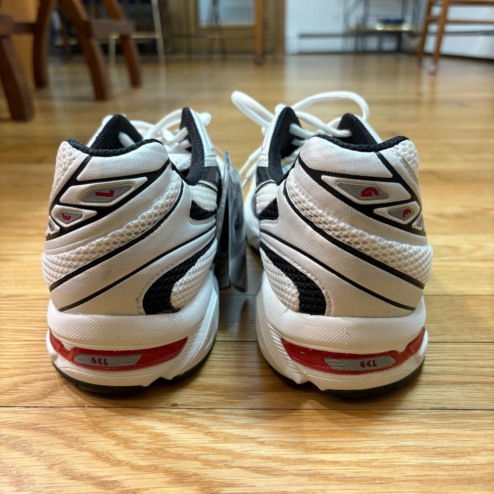 NWT!  Vintage ASICS Gel-1130 in white, red, and black.  Size 11. No box. - Picture 4 of 6